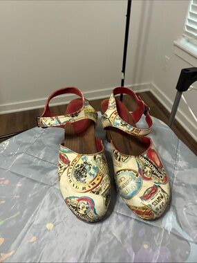 Sanita Women's Vintage-Style Printed Mary Jane Shoes in Cream and Red